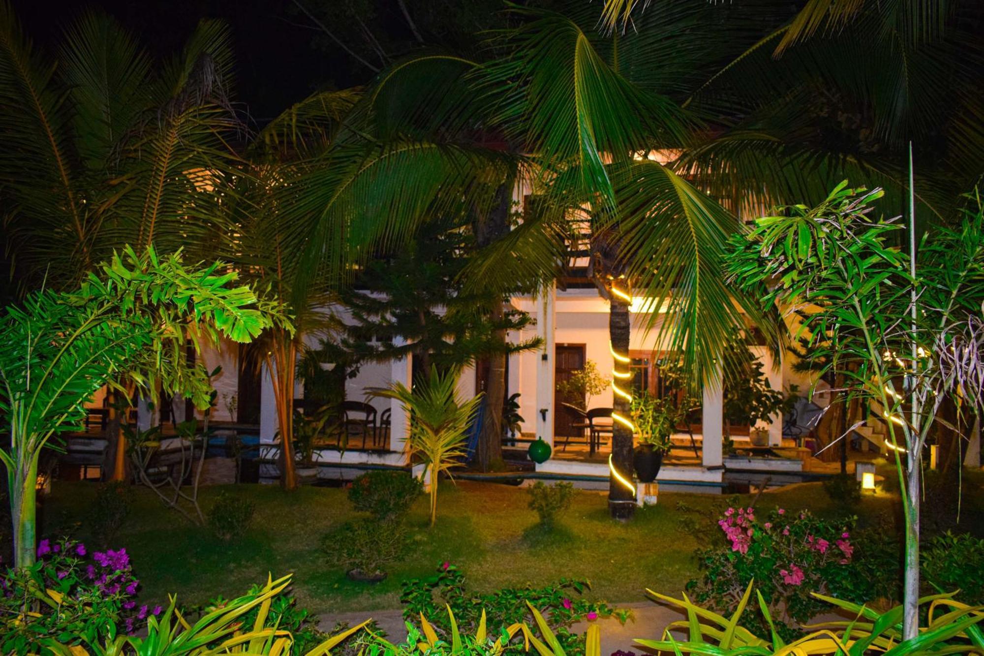 Hotel Green Garden Triquinimale Exterior foto